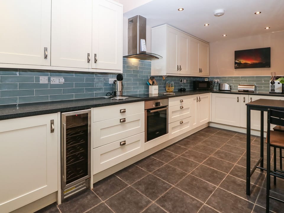 Fridge, dishwasher, electric kettle, toaster