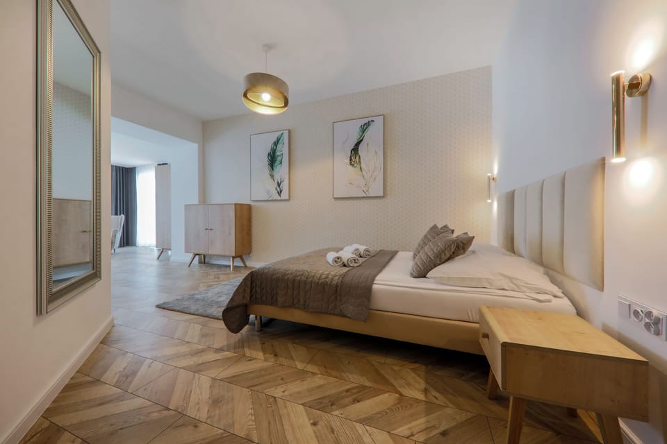 Apartment | Desk, laptop workspace, blackout drapes, iron/ironing board (on request)
