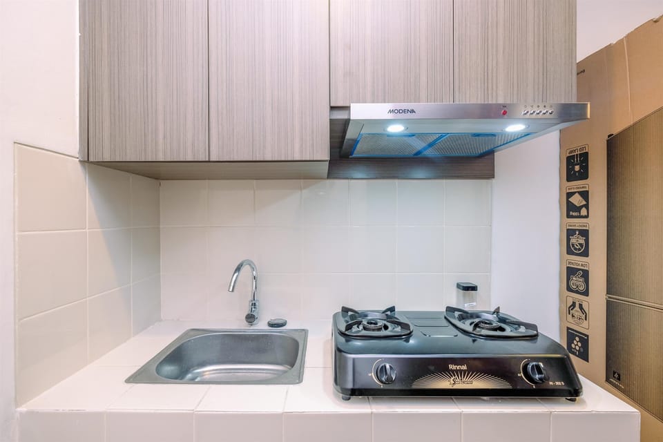 Apartment | Private kitchen | Full-size fridge, stovetop
