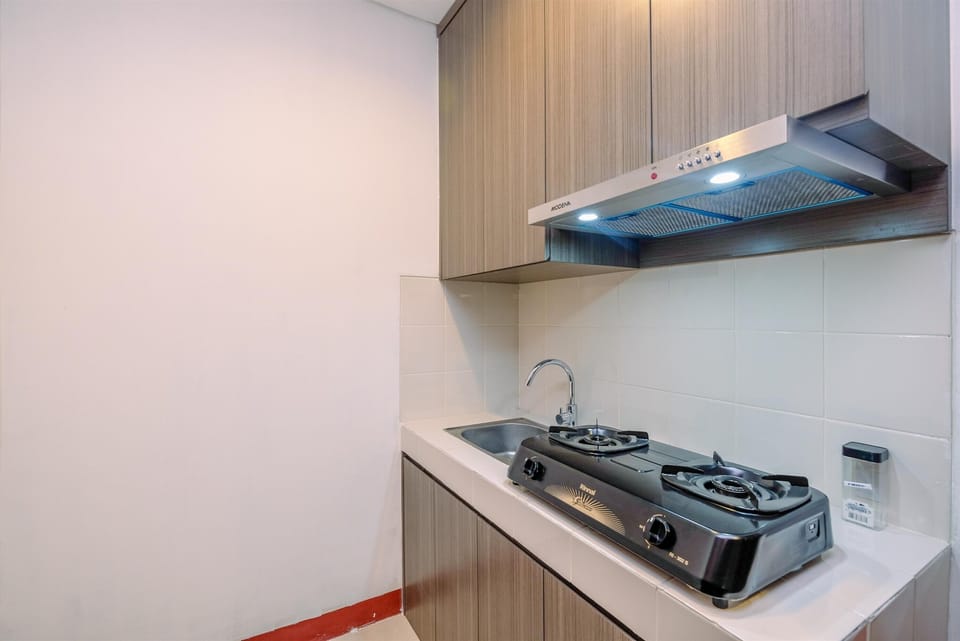 Apartment | Private kitchen | Full-size fridge, stovetop