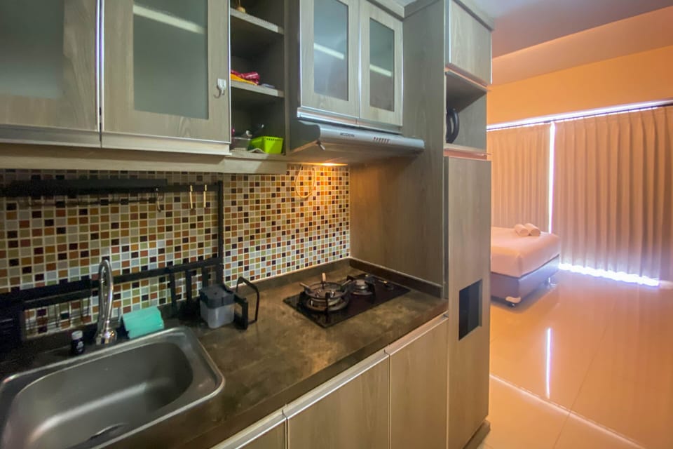 Studio | Private kitchen | Full-size fridge, stovetop