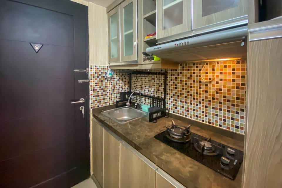 Studio | Private kitchen | Full-size fridge, stovetop