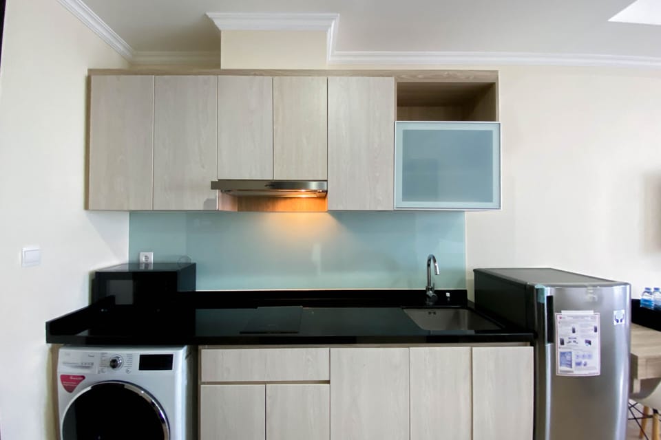 Studio | Private kitchen | Full-size fridge, stovetop