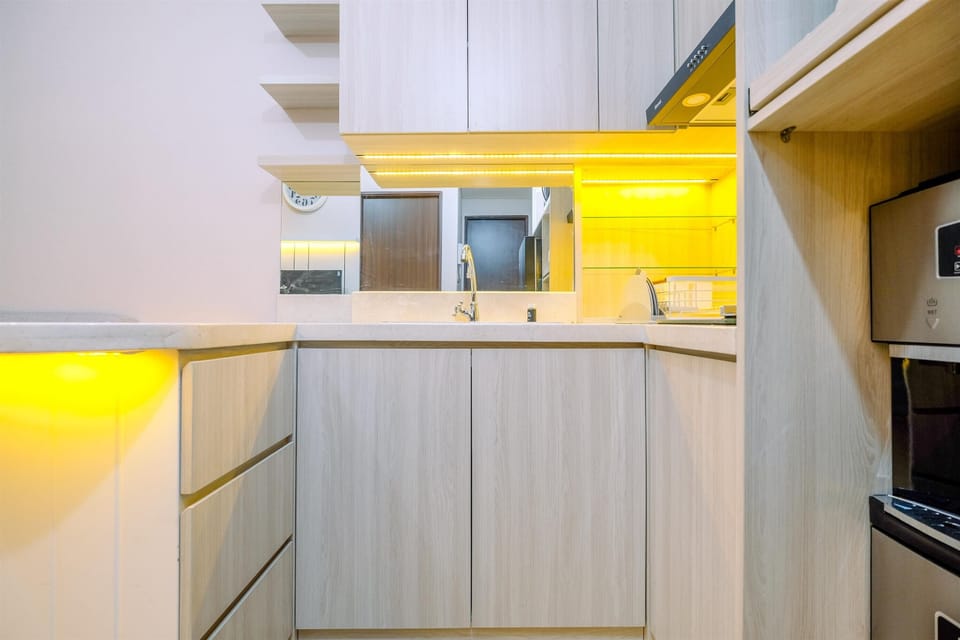 Apartment | Private kitchen | Full-size fridge, stovetop