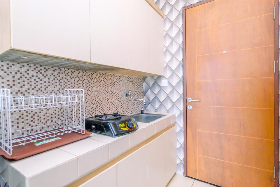Studio | Private kitchen | Full-size fridge, stovetop