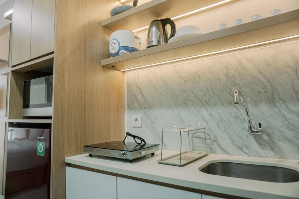 Studio | Private kitchen | Full-size fridge, stovetop