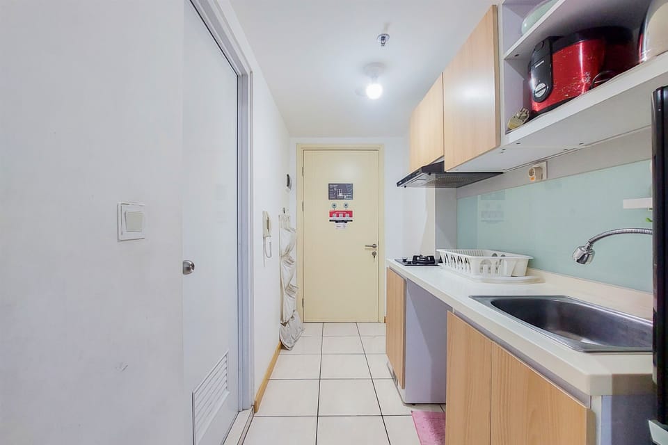 Studio | Private kitchen | Full-size fridge, stovetop