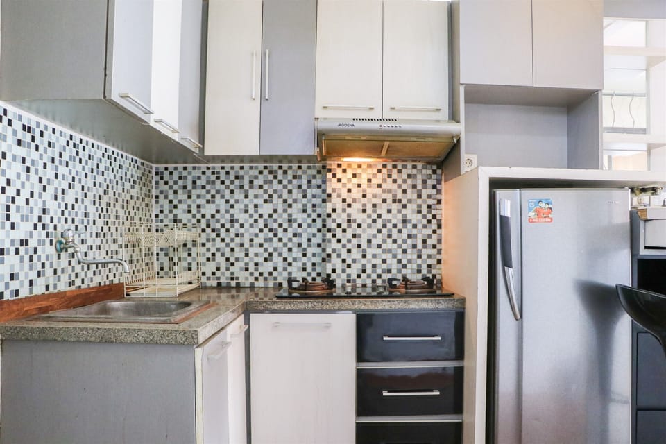 Apartment | Private kitchen | Full-size fridge, stovetop