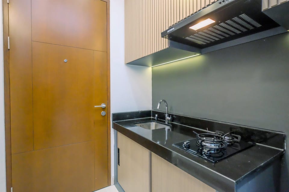 Studio | Private kitchen | Full-size fridge, stovetop