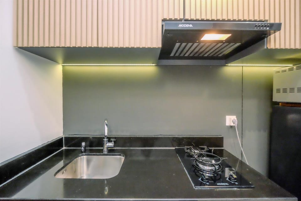 Studio | Private kitchen | Full-size fridge, stovetop