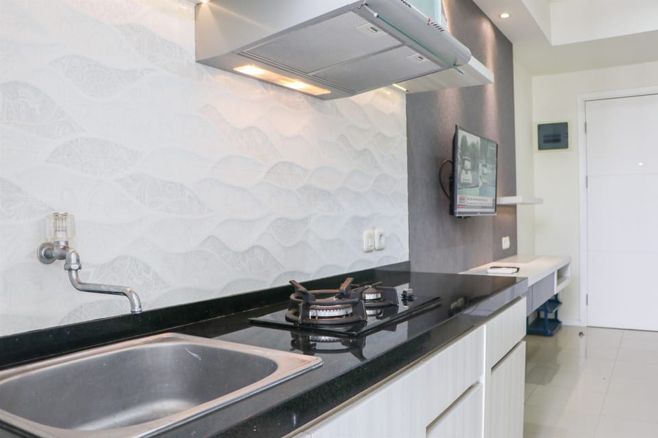 Studio | Private kitchen | Full-size fridge, stovetop