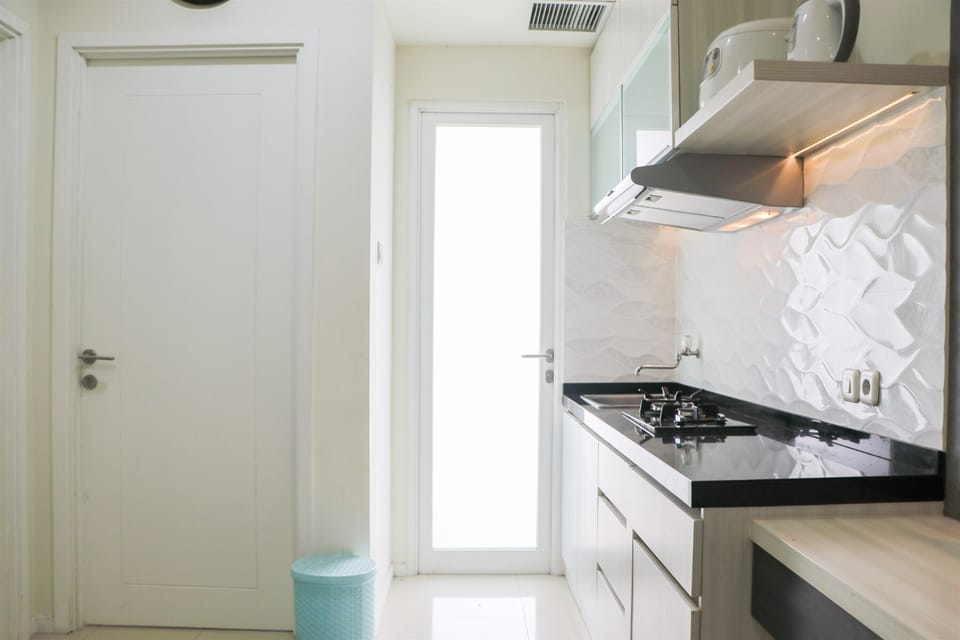 Studio | Private kitchen | Full-size fridge, stovetop
