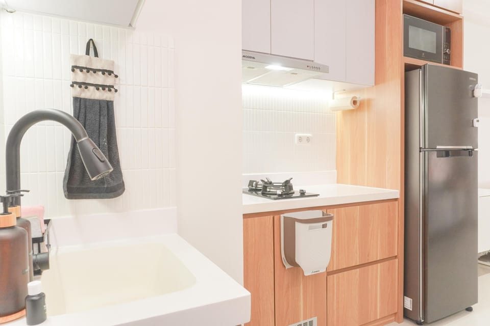 Apartment | Private kitchen | Full-size fridge, stovetop