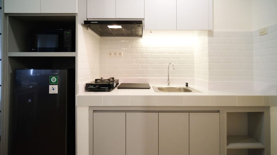 Apartment | Private kitchen | Full-size fridge, stovetop