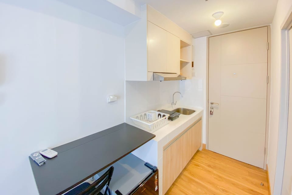Studio | Private kitchen | Full-size fridge, stovetop