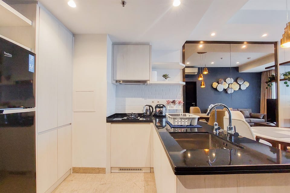 Apartment | Private kitchen | Full-size fridge, stovetop
