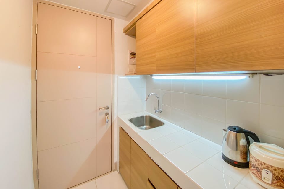 Studio | Private kitchen | Full-size fridge, stovetop