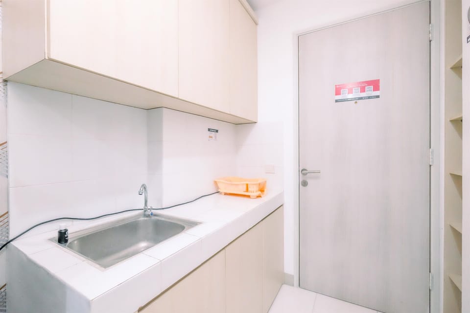 Studio | Private kitchen | Full-size fridge, stovetop