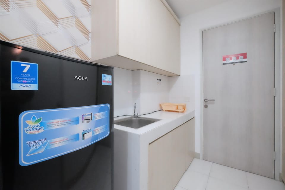Studio | Private kitchen | Full-size fridge, stovetop