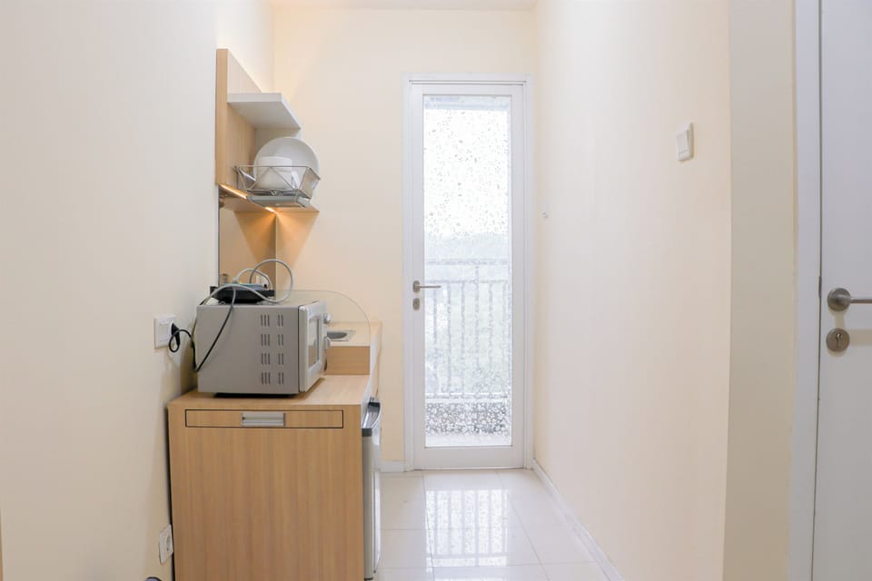 Apartment | Private kitchen | Full-size fridge, stovetop
