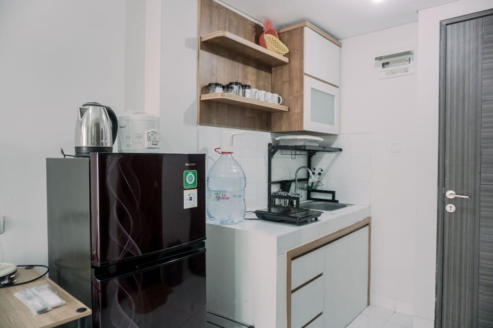 Apartment | Private kitchen | Full-size fridge, stovetop