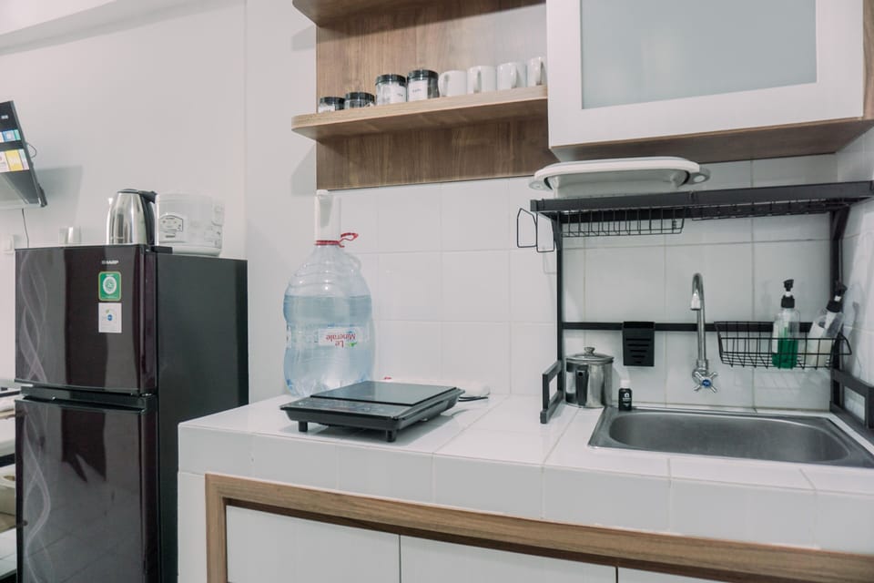 Apartment | Private kitchen | Full-size fridge, stovetop