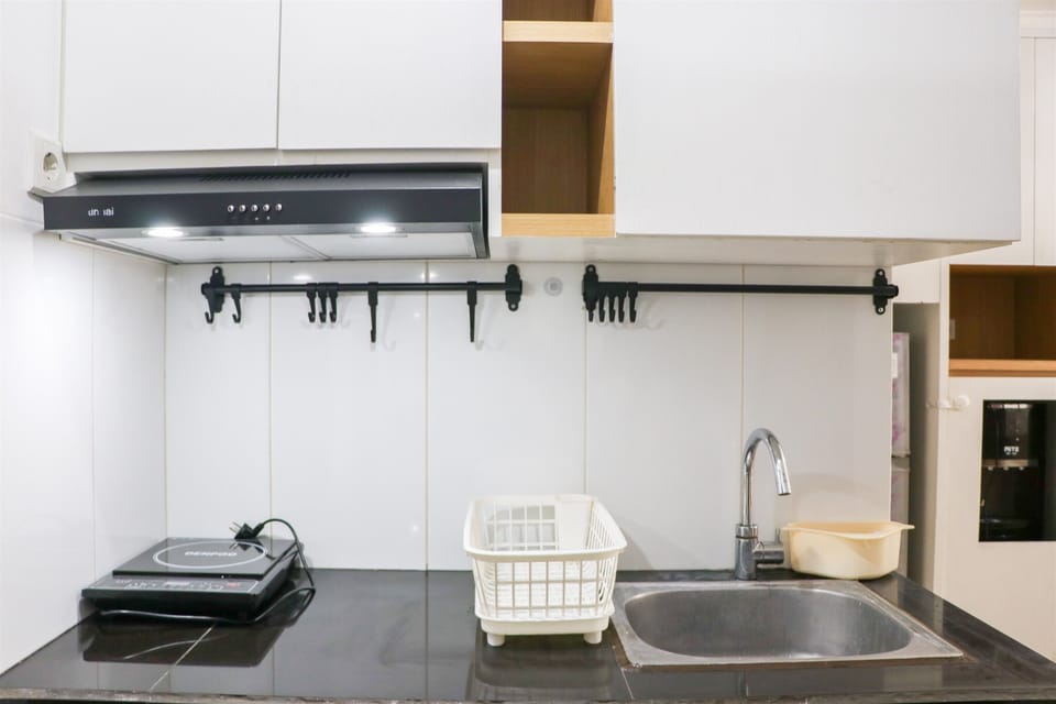Apartment | Private kitchen | Full-size fridge, stovetop