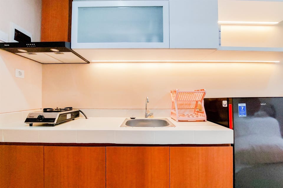Studio | Private kitchen | Full-size fridge, stovetop