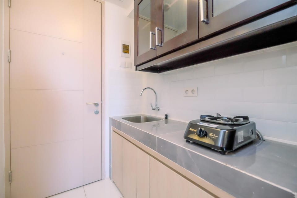 Studio | Private kitchen | Full-size fridge, stovetop