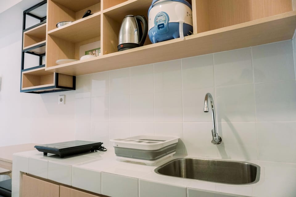 Studio | Private kitchen | Full-size fridge, stovetop