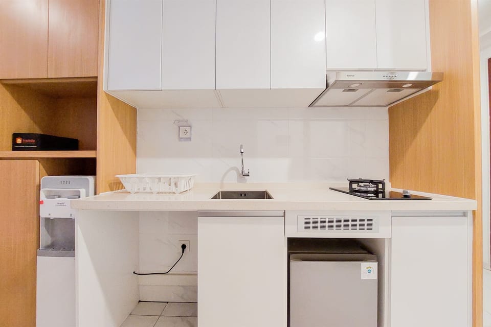 Studio | Private kitchen | Full-size fridge, stovetop