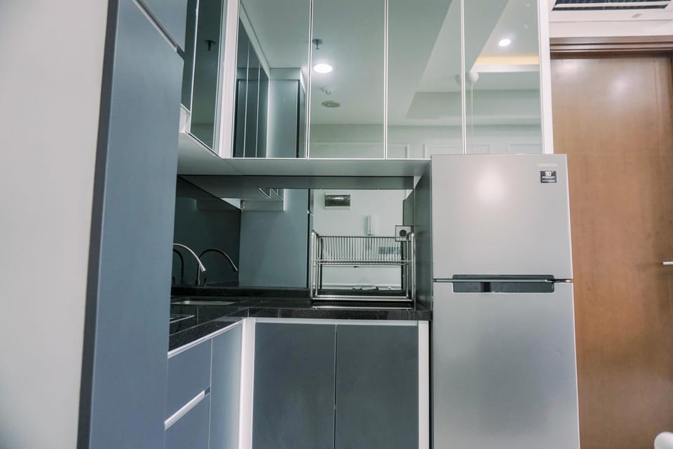 Apartment | Private kitchen | Full-size fridge, stovetop