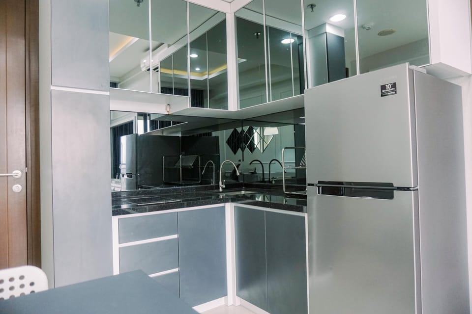 Apartment | Private kitchen | Full-size fridge, stovetop