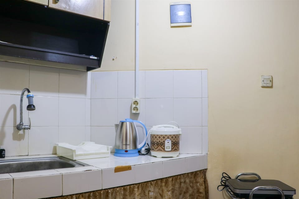 Apartment | Private kitchen | Full-size fridge, stovetop