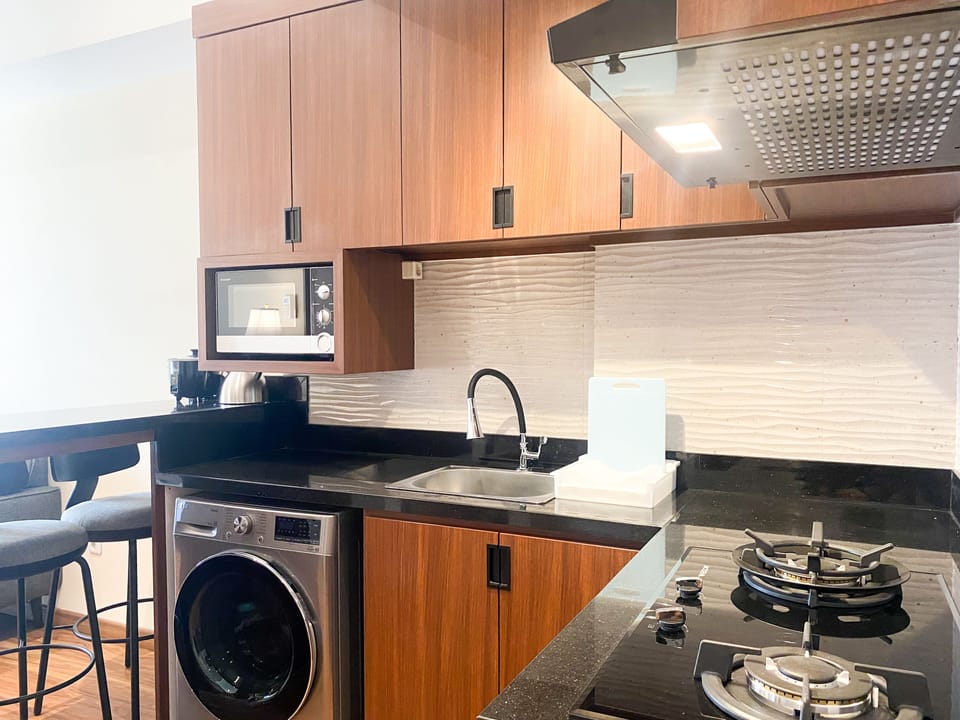Apartment | Private kitchen | Full-size fridge, stovetop