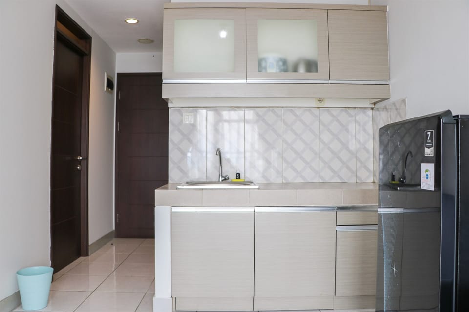 Apartment | Private kitchen | Full-size fridge, stovetop