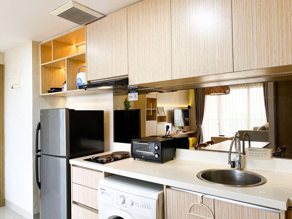 Apartment | Private kitchen | Full-size fridge, stovetop