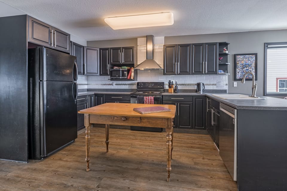 Large Kitchen with all the Amenities 