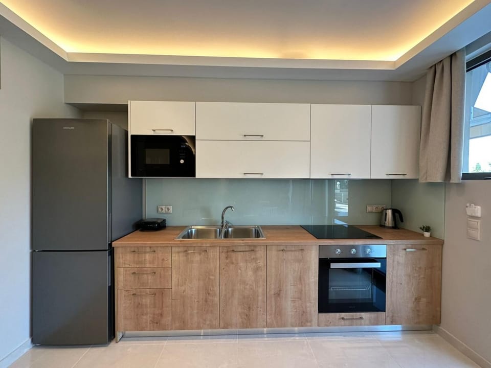 House, Smoking | Private kitchen