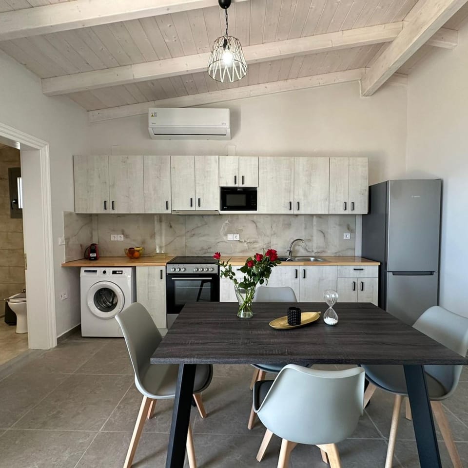 House, Smoking | Private kitchen