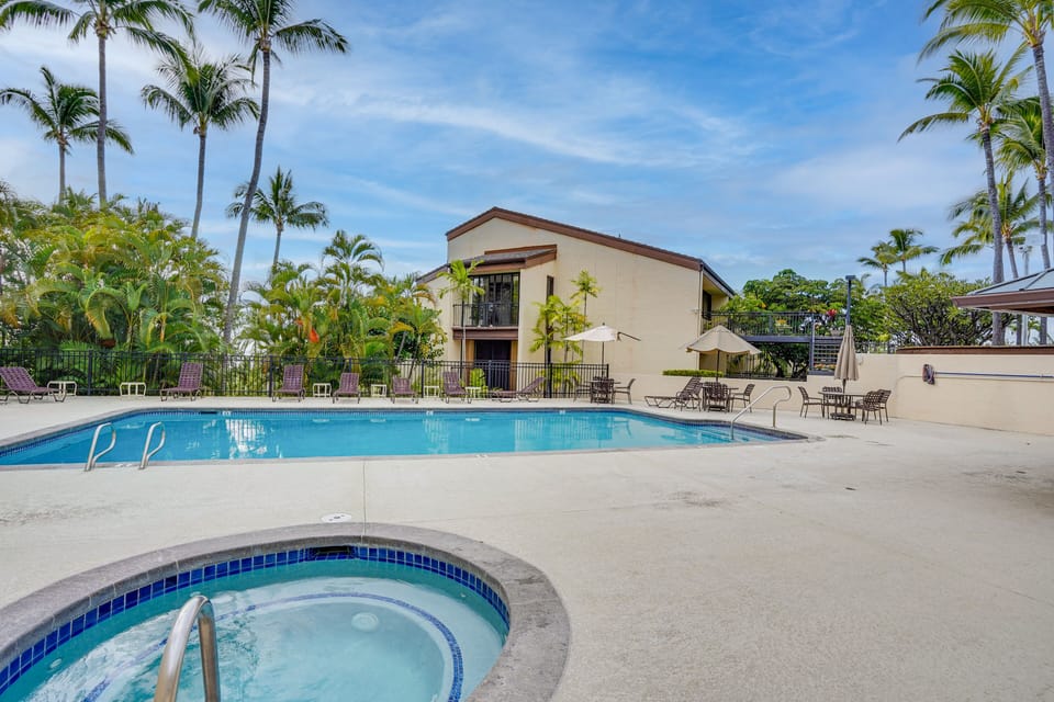 Country Club Villas Community Amenities | Heated Saltwater Pools | Hot Tubs