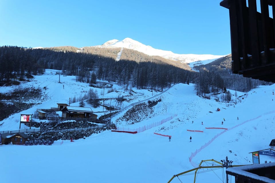 Snow and ski sports