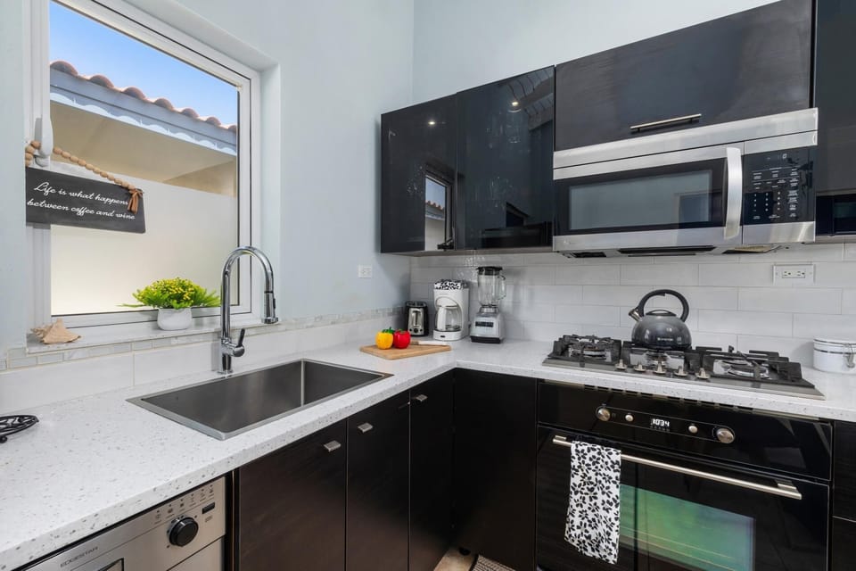Tranquil 2BR2BA ~ Close to the Beach ~ Shared Pool (18303)