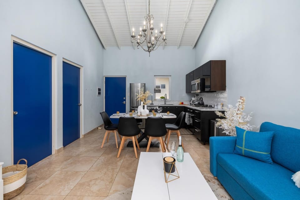 Tranquil 2BR2BA ~ Close to the Beach ~ Shared Pool (18308)