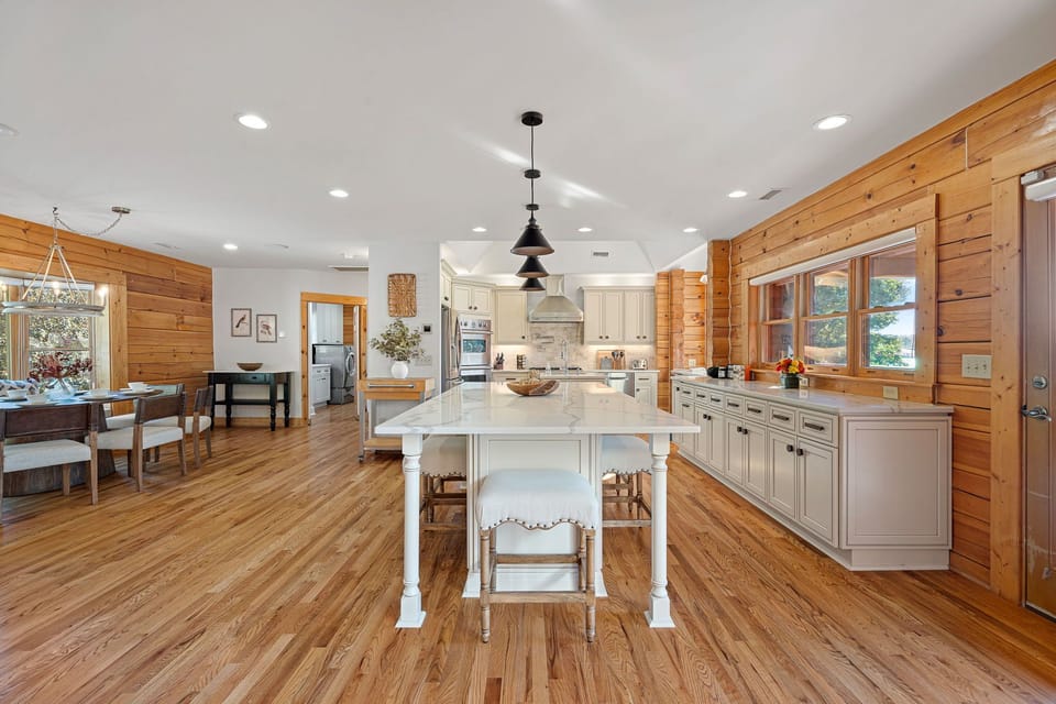 Fully stocked, updated kitchen