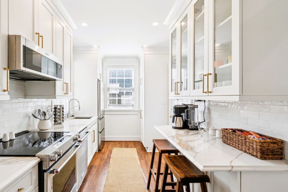 Fully Stocked Kitchen