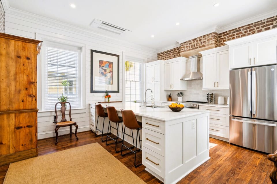 Large Gourmet Kitchen