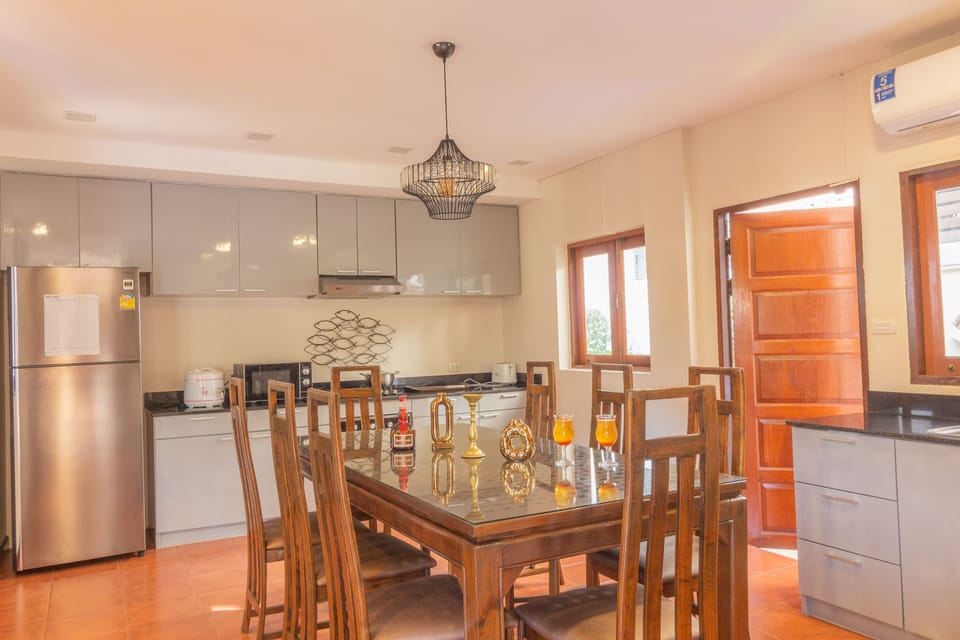 Deluxe Villa | Private kitchen | Full-size fridge, microwave, electric kettle, toaster