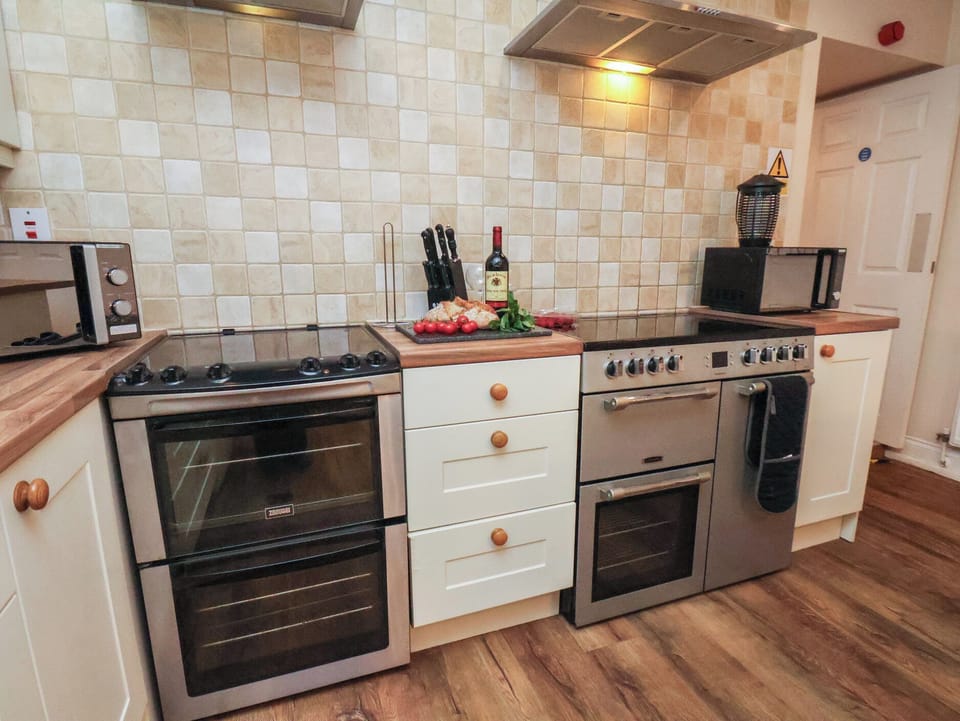 Fridge, dishwasher, electric kettle, toaster