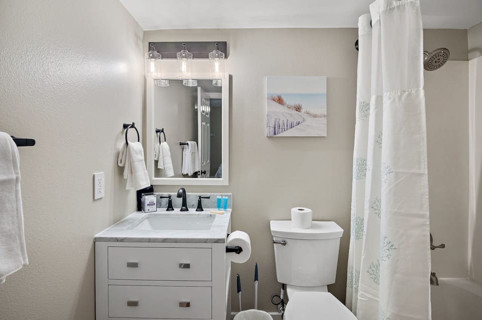 Master en suite bathroom